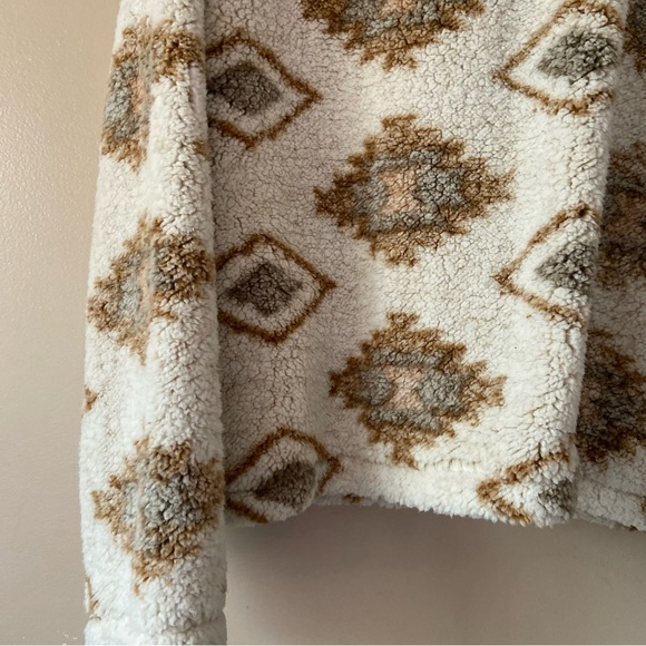 Thread & supply• fluffy soft southwestern print pullover women’s xxl - Picture 10 of 12
